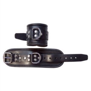 Luxurious leather cuffs: perfect for bondage beginners